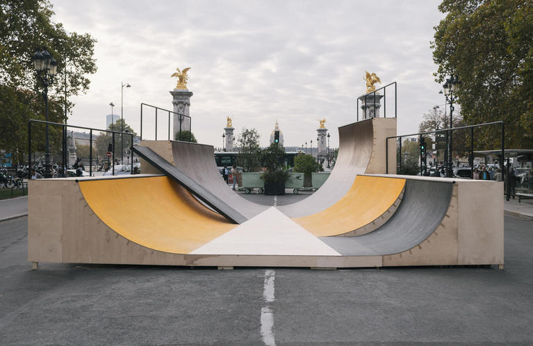Rampe cycloïdale de Raphaël Zarka installée à Paris pour la FIAC 2018